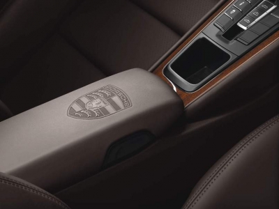 Porsche Lid of storage compartment with Porsche Crest